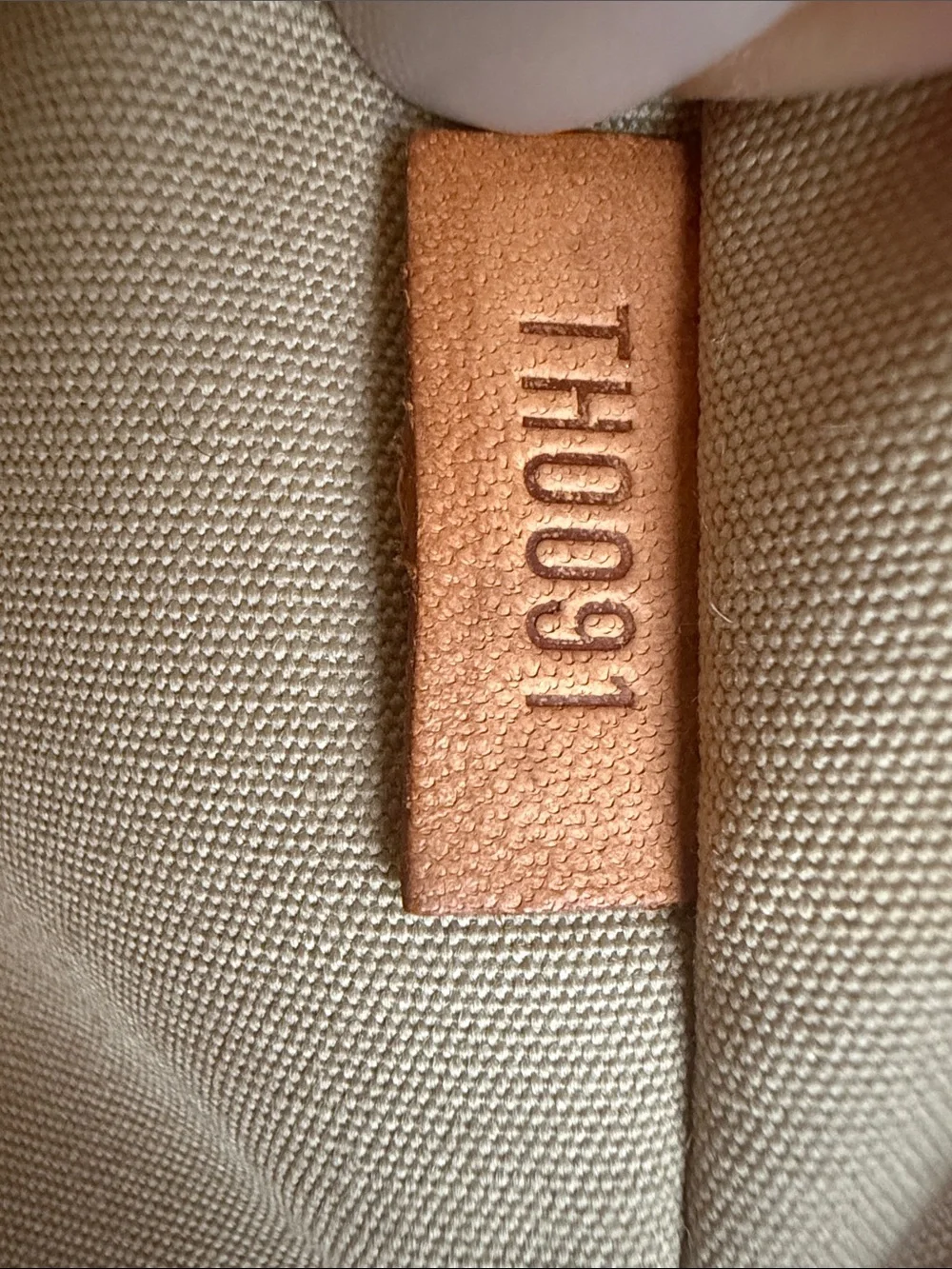 Louis Vuitton Large Houston Vernis Monogram Tote